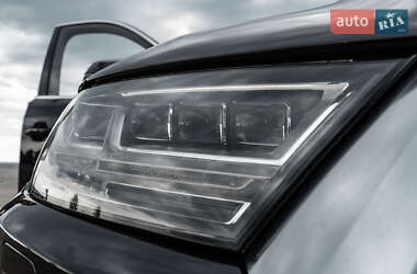 Позашляховик / Кросовер Audi Q7 2016 в 