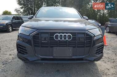 Позашляховик / Кросовер Audi Q7 2021 в 