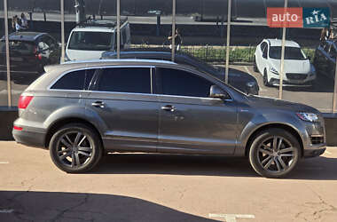 Внедорожник / Кроссовер Audi Q7 2012 в 