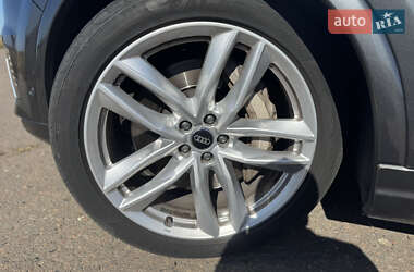 Внедорожник / Кроссовер Audi Q7 2016 в 