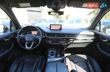 Внедорожник / Кроссовер Audi Q7 2016 в 
