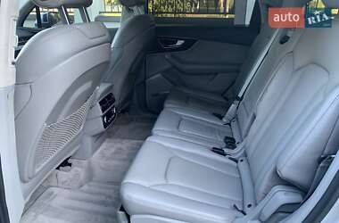 Внедорожник / Кроссовер Audi Q7 2016 в 