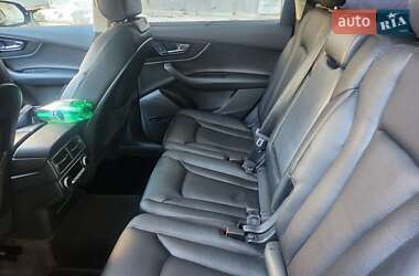 Внедорожник / Кроссовер Audi Q7 2016 в 