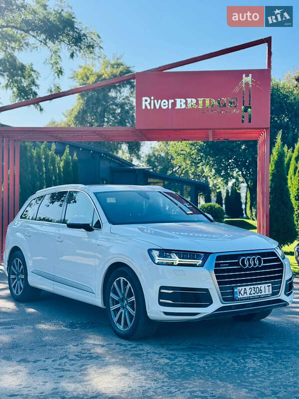 Позашляховик / Кросовер Audi Q7 2018 в Києві