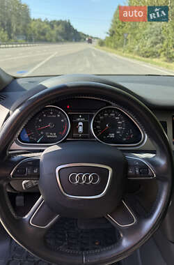 Позашляховик / Кросовер Audi Q7 2012 в 