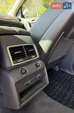 Позашляховик / Кросовер Audi Q7 2012 в 