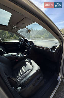 Позашляховик / Кросовер Audi Q7 2012 в 