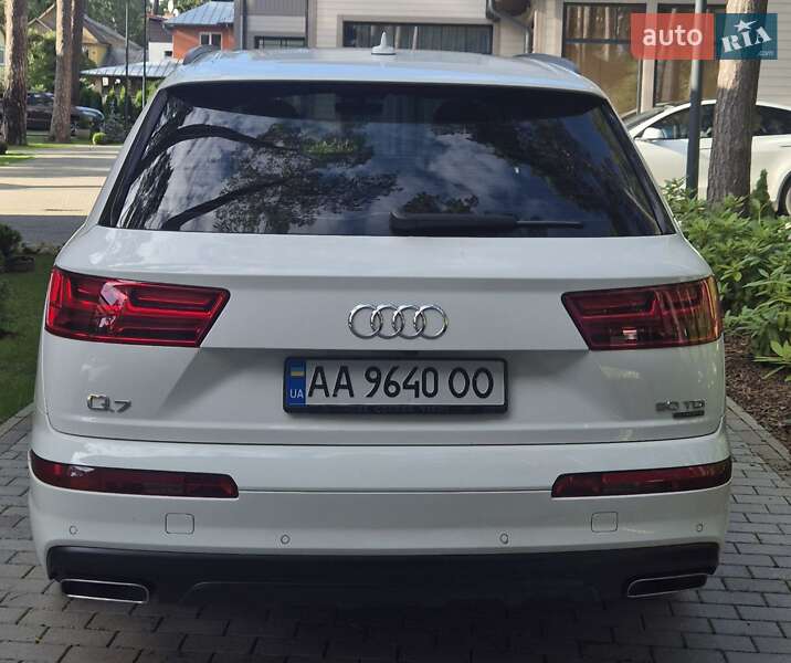 Позашляховик / Кросовер Audi Q7 2019 в Києві