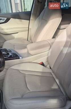 Внедорожник / Кроссовер Audi Q7 2019 в 