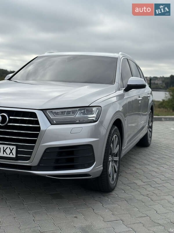 Внедорожник / Кроссовер Audi Q7 2017 в Виннице