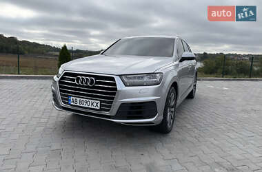 Позашляховик / Кросовер Audi Q7 2017 в 