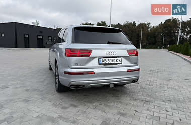 Позашляховик / Кросовер Audi Q7 2017 в 