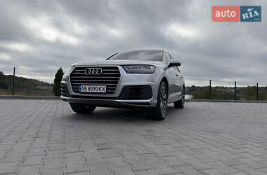 Позашляховик / Кросовер Audi Q7 2017 в 