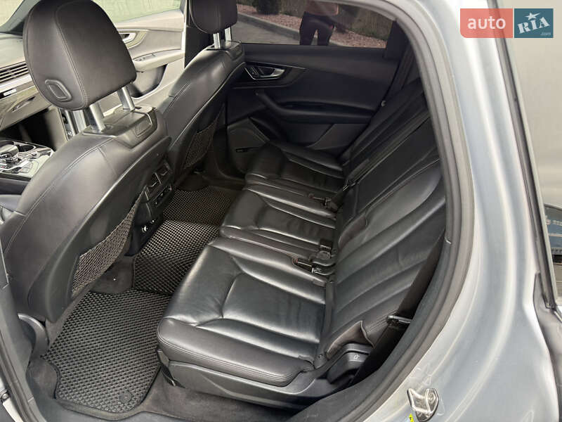 Внедорожник / Кроссовер Audi Q7 2017 в Виннице