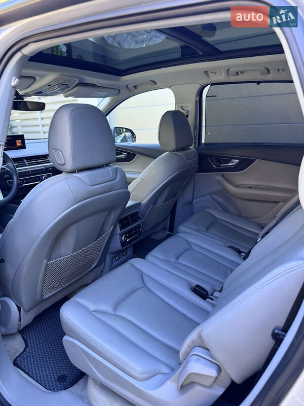 Внедорожник / Кроссовер Audi Q7 2019 в Киеве