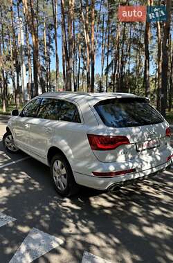 Внедорожник / Кроссовер Audi Q7 2013 в 