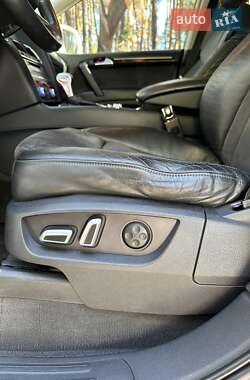 Внедорожник / Кроссовер Audi Q7 2013 в 