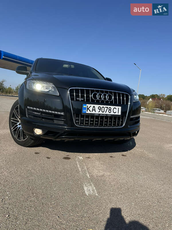 Позашляховик / Кросовер Audi Q7 2011 в Житомирі