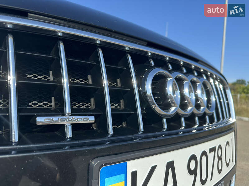 Позашляховик / Кросовер Audi Q7 2011 в Житомирі