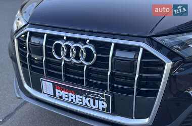 Позашляховик / Кросовер Audi Q7 2019 в 