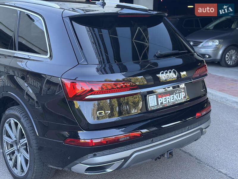 Позашляховик / Кросовер Audi Q7 2019 в Києві