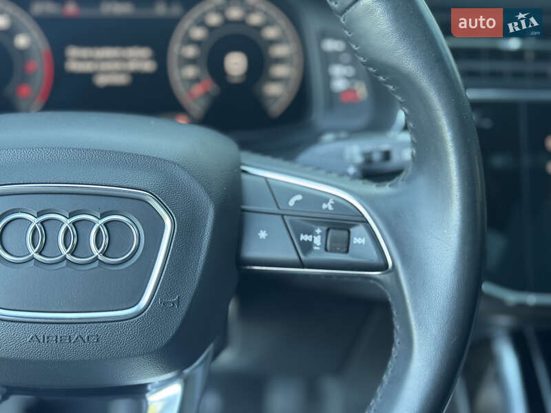 Позашляховик / Кросовер Audi Q7 2019 в Києві