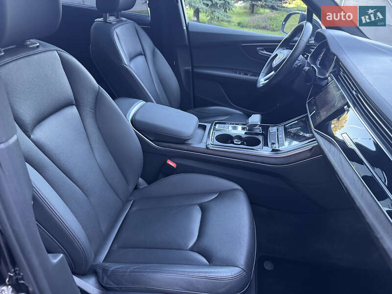 Позашляховик / Кросовер Audi Q7 2019 в Києві