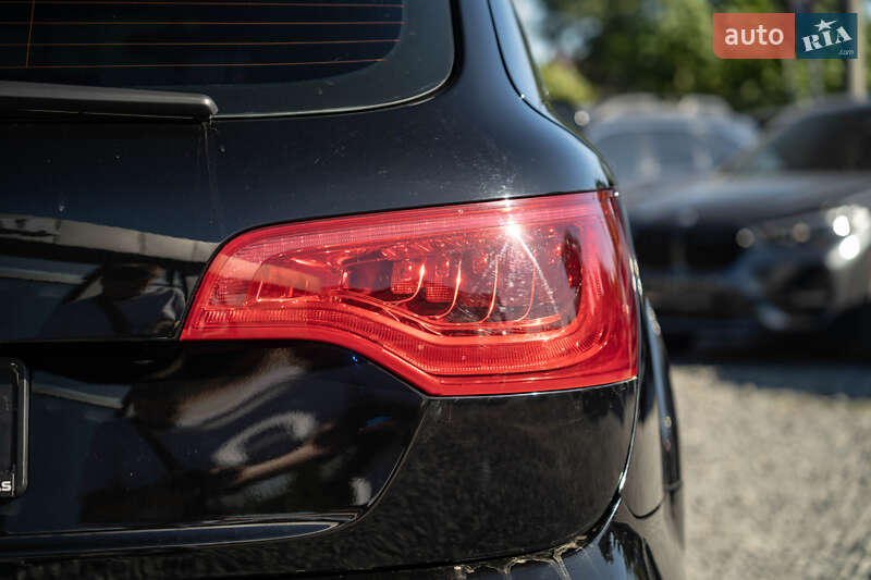 Внедорожник / Кроссовер Audi Q7 2010 в Черновцах