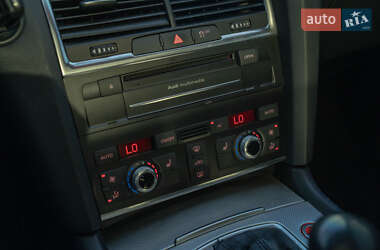 Позашляховик / Кросовер Audi Q7 2010 в 