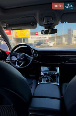 Позашляховик / Кросовер Audi Q7 2022 в  фото 16 Позашляховик / Кросовер Audi Q7 2022 в