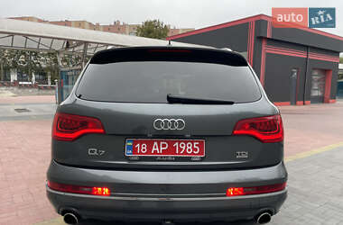 Позашляховик / Кросовер Audi Q7 2015 в 