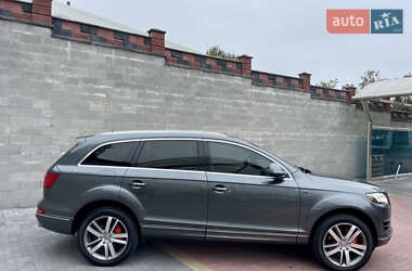 Позашляховик / Кросовер Audi Q7 2015 в 