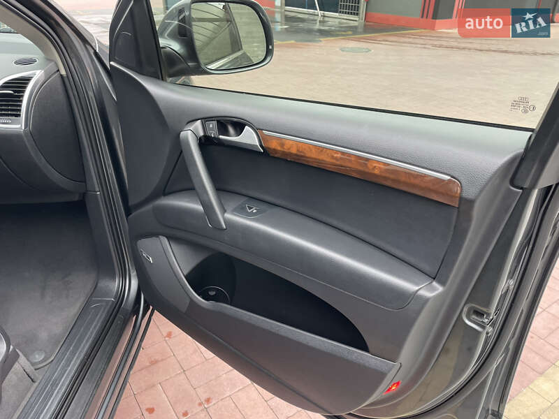 Внедорожник / Кроссовер Audi Q7 2015 в Ровно