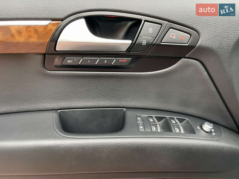 Внедорожник / Кроссовер Audi Q7 2015 в Ровно