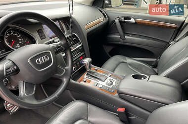 Позашляховик / Кросовер Audi Q7 2015 в 