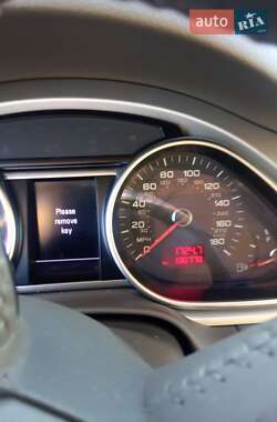 Внедорожник / Кроссовер Audi Q7 2010 в 
