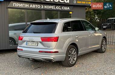 Позашляховик / Кросовер Audi Q7 2017 в 