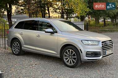 Позашляховик / Кросовер Audi Q7 2017 в 