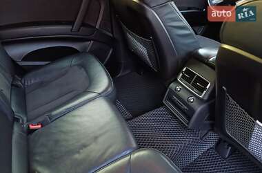 Позашляховик / Кросовер Audi Q7 2013 в 