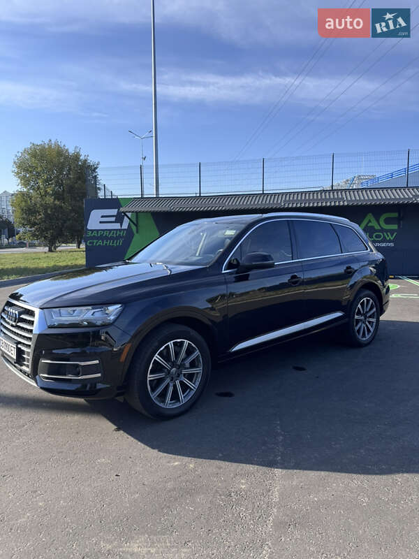 Внедорожник / Кроссовер Audi Q7 2017 в Чернигове