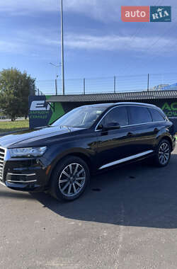 Внедорожник / Кроссовер Audi Q7 2017 в 