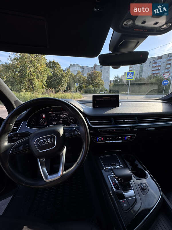 Внедорожник / Кроссовер Audi Q7 2017 в Чернигове