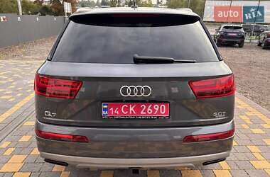 Позашляховик / Кросовер Audi Q7 2018 в 