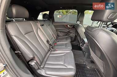 Позашляховик / Кросовер Audi Q7 2018 в 