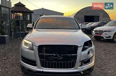 Внедорожник / Кроссовер Audi Q7 2014 в 