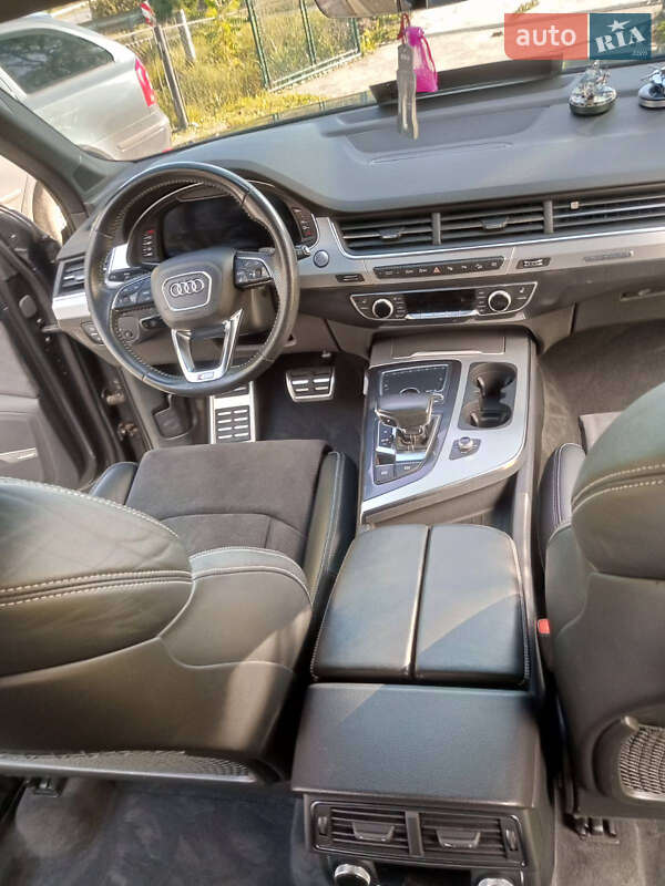 Позашляховик / Кросовер Audi Q7 2017 в Яремчі