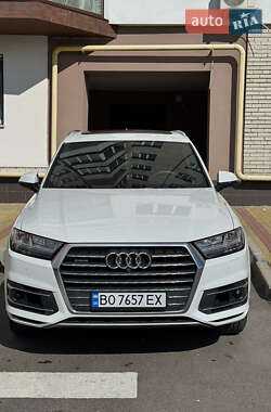 Позашляховик / Кросовер Audi Q7 2017 в 