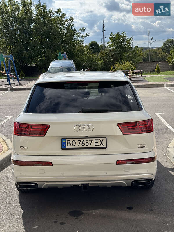 Позашляховик / Кросовер Audi Q7 2017 в Тернополі