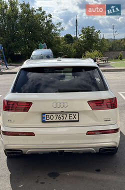 Позашляховик / Кросовер Audi Q7 2017 в 