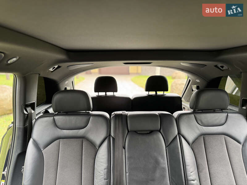 Позашляховик / Кросовер Audi Q7 2017 в Житомирі